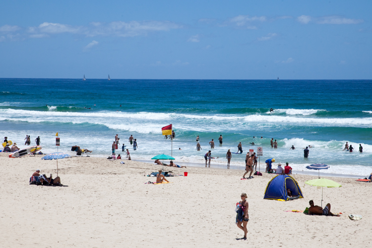 Surfers Paradise Holidays & Travel Guide