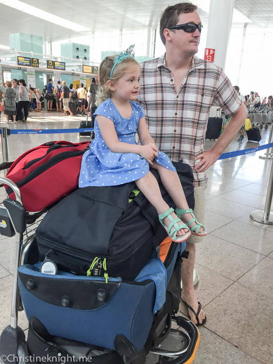 14 Tips For Travelling With Kids #familytravel via christineknight.me