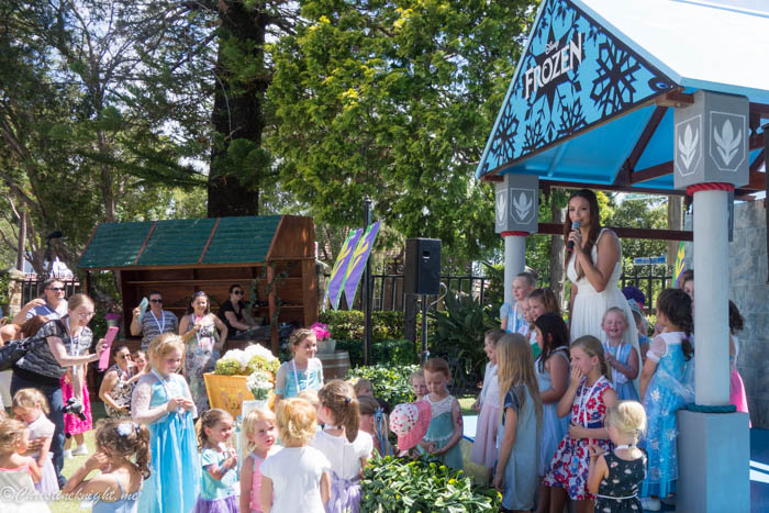 Disney Frozen Garden Party via christineknight.me