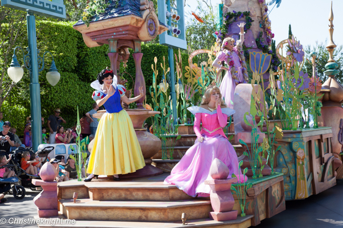 The Best Bits of Disneyland with Little Kids via christineknight.me