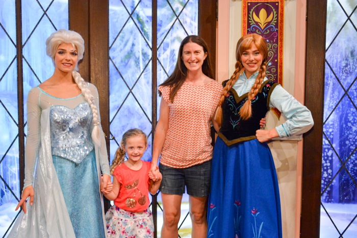 Meet Anna & Elsa | Disney California Adventure Park