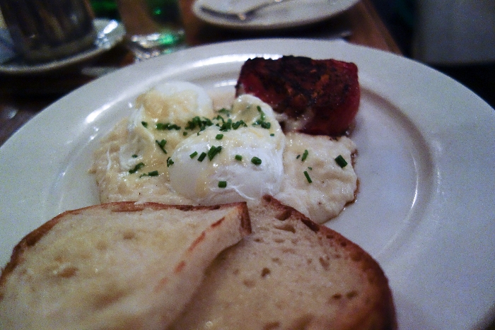 Freemans: kid-friendly restaurants, LES, New York - via brunchwithmybaby.com