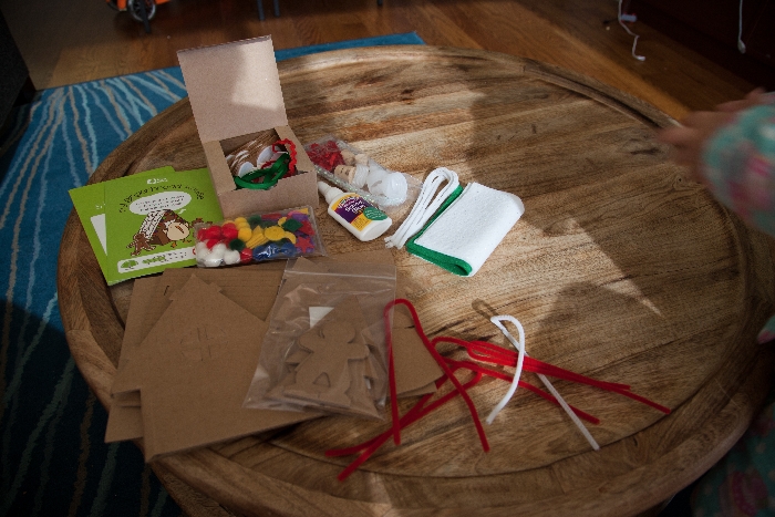 #Kiwi Crate #Christmas Box - via brunchwithmybaby.com