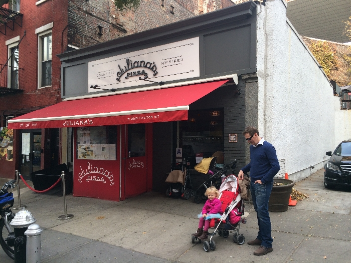 Juliana's #Pizza: #Kid-Friendly #Restaurants #DUMBO #Brooklyn #NYC via brunchwithmybaby.com