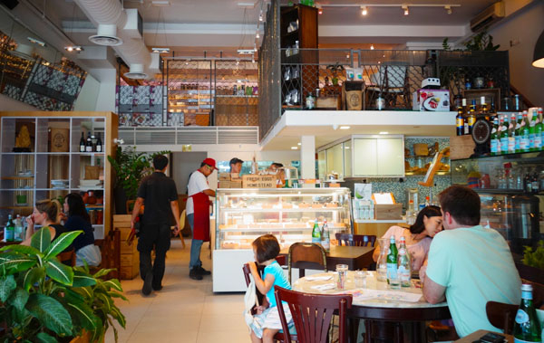 THE LIVING CAFE: Kid-Friendly Cafes, Bukit Timah, Singapore