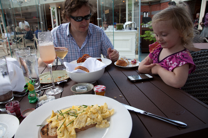 Tavern On The Green: #kidfriendly #restaurants #NYC via brunchwithmybaby.com