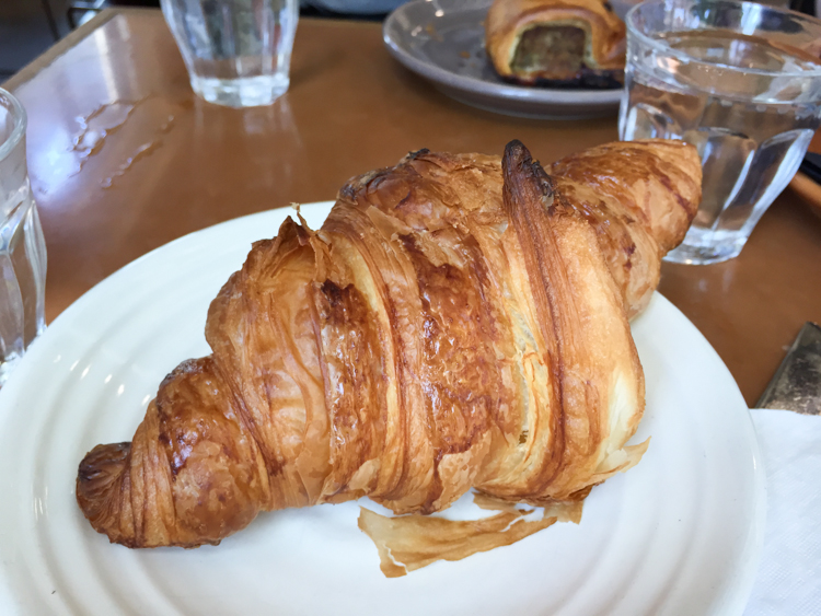 Black Star Pastry Rosebery #Sydney #Australia via christineknight.me