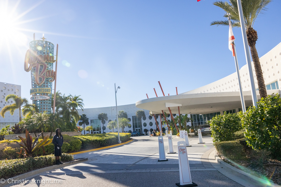 theme park bus stop walkway cabana bay universal orlando-2